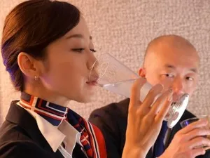 Đấy là những gì mày phải nhận vì đã ăn cắp tiền của tao, đồ khốn nạn